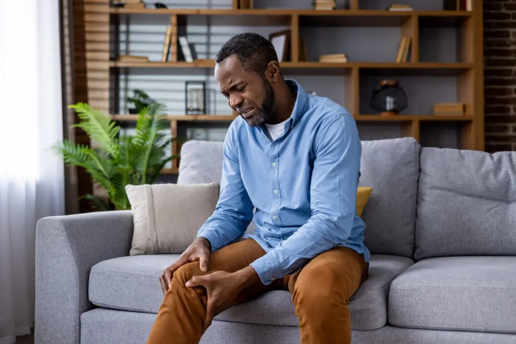 man with knee pain